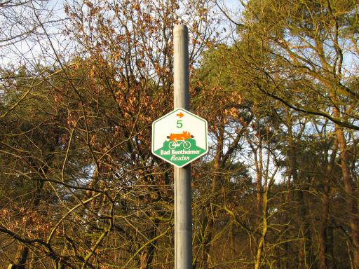 Bordje aan paal (Foto: Dick Waanders)