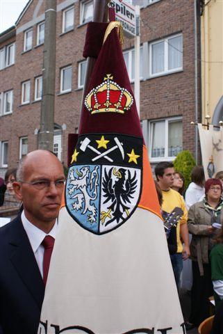 Het bekende wapen op een vlag (Foto: Hans Hermans)