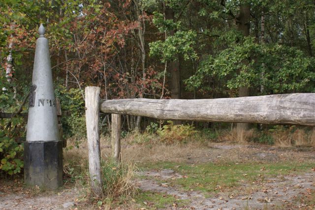 Grenspaal nr. 14 (Foto: Hans Hermans)