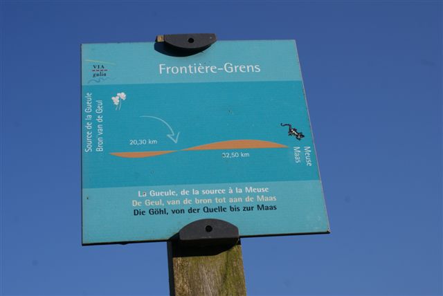 Bord met km-afstand (Foto: Hans Hermans)