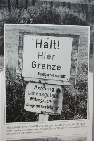 Bord Halt Grenze.