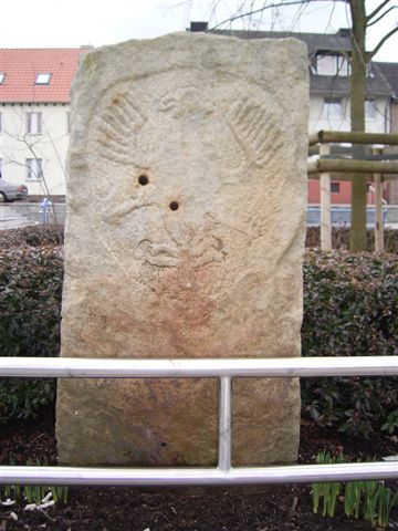 Steen met uitsparing voor grendel