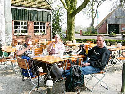 Eef Berns en vrienden bij de Haarmühle