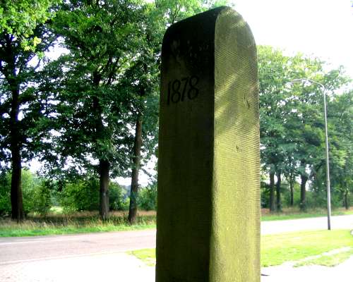 Jachtpaal naast het kerkhof (Foto: Dick Waanders)