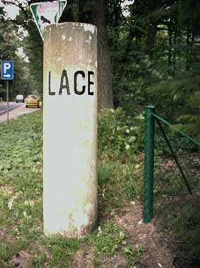 Plaatsnaampaal Lage (Foto: Aafke de Wijk)
